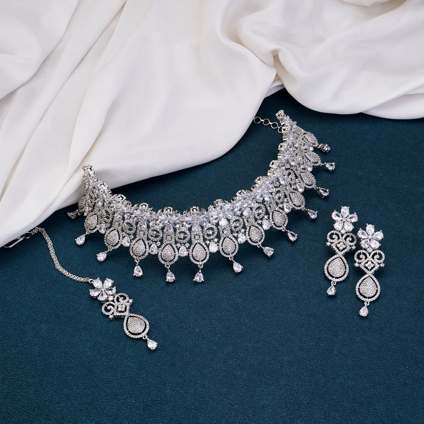 Sparkling Opulence Choker Necklace