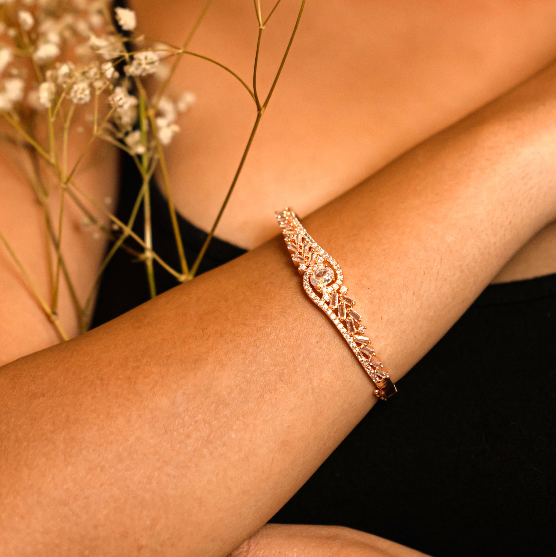 Glamour in White Rose Gold Bracelet