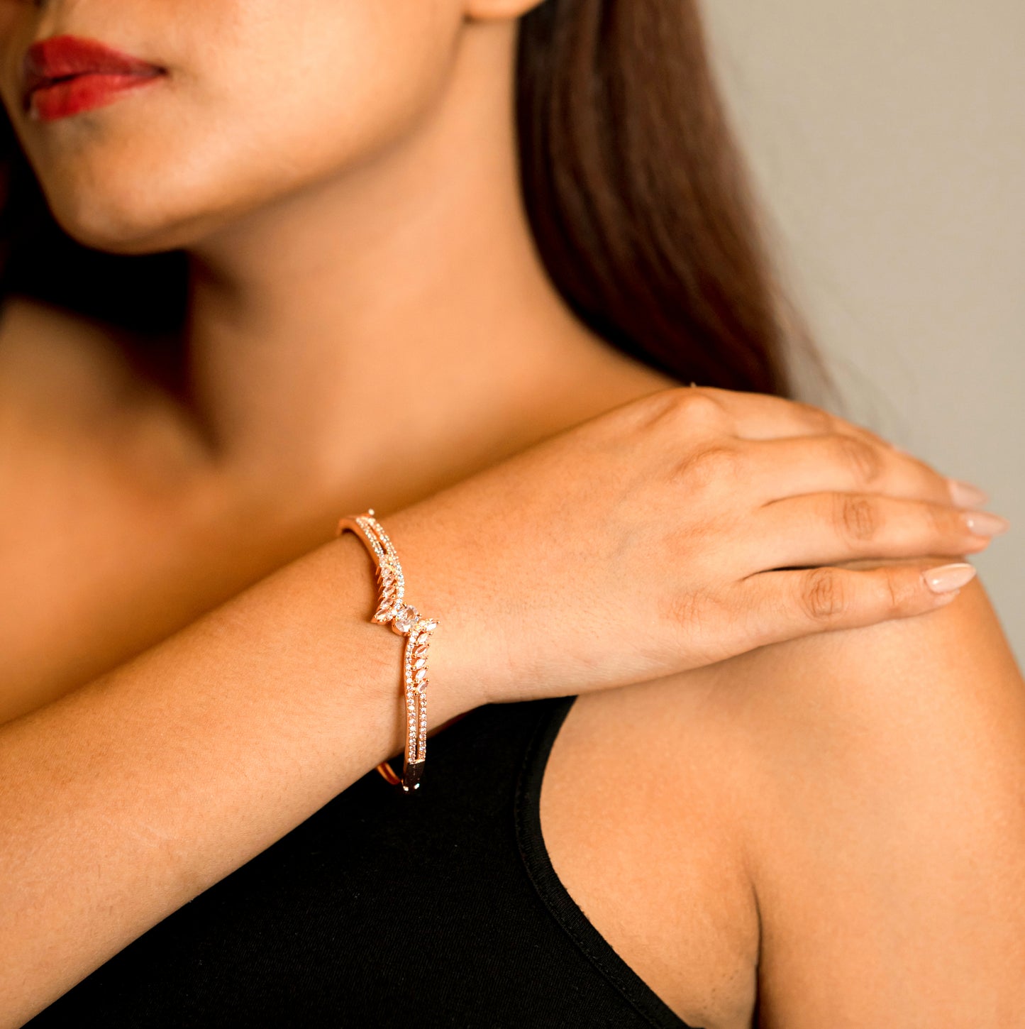 Enchanting White Rose Gold Bracelet - Opal Touch