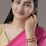 Stylish Zig Zag Oval Gold Bangles (Pack of 2)