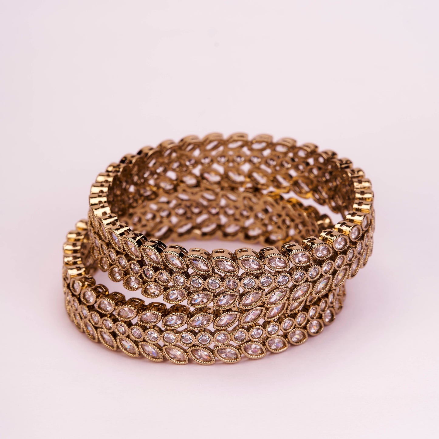 Circular Leaflet Mehendi Plated Bangles
