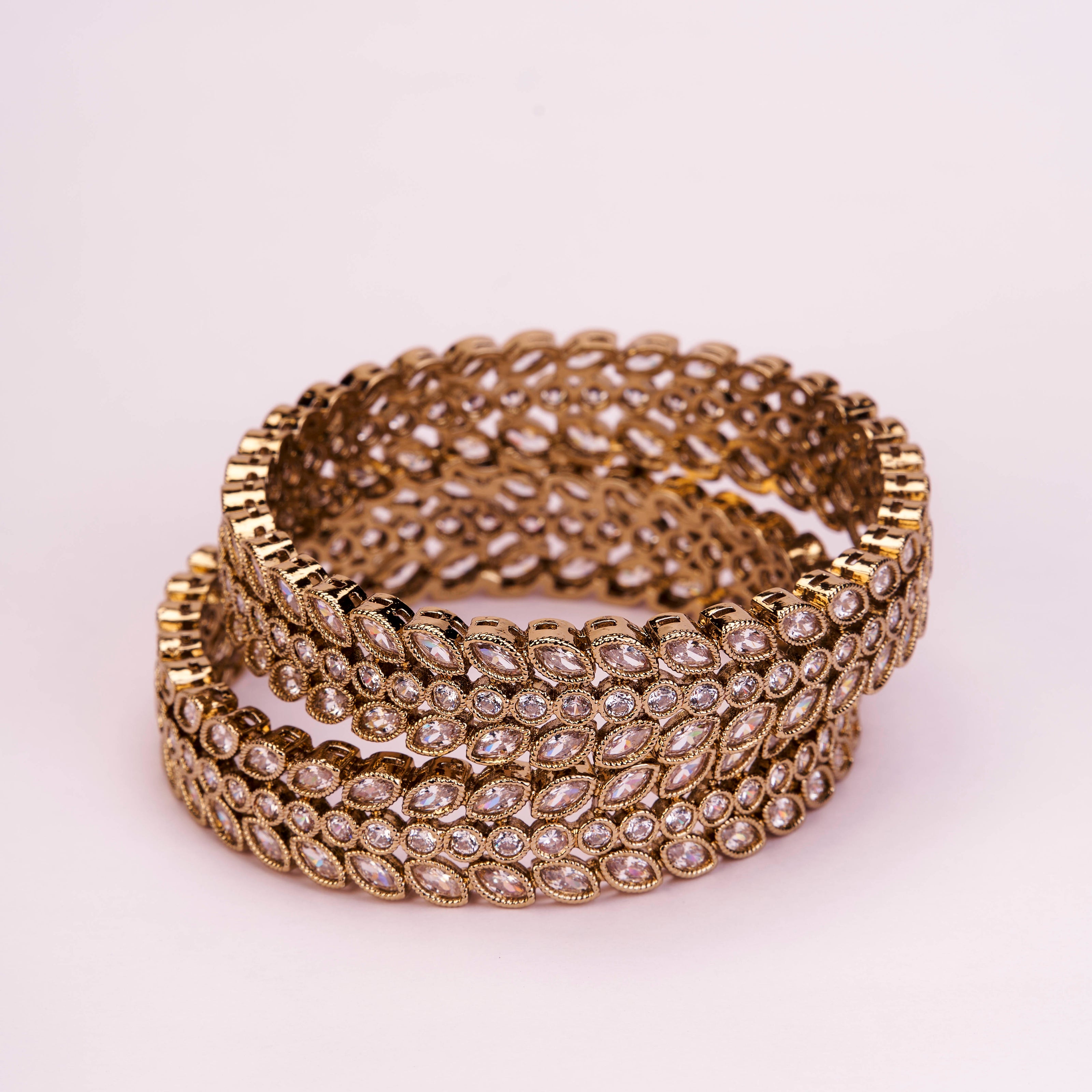 Circular Leaflet Mehendi Plated Bangles
