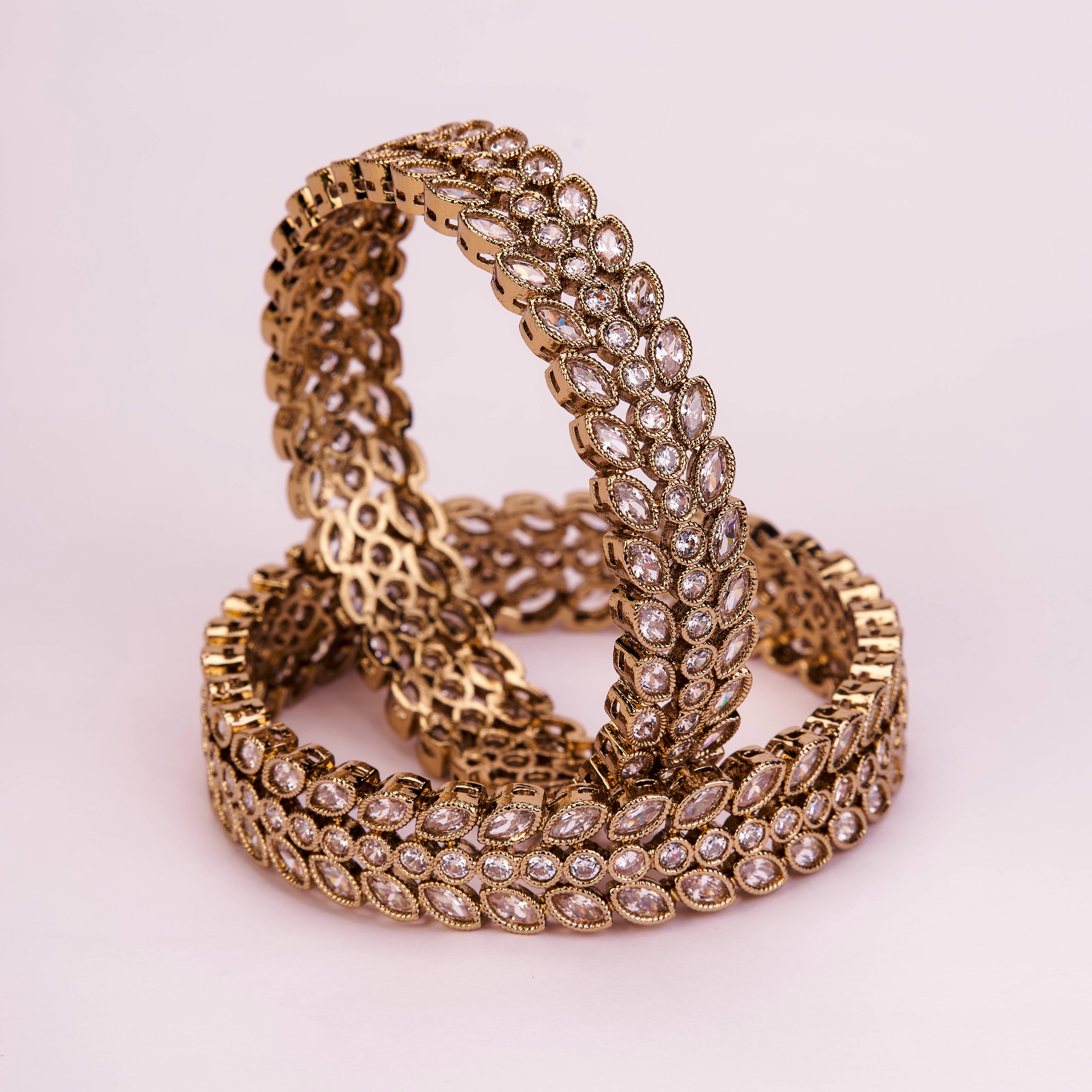 Circular Leaflet Mehendi Plated Bangles