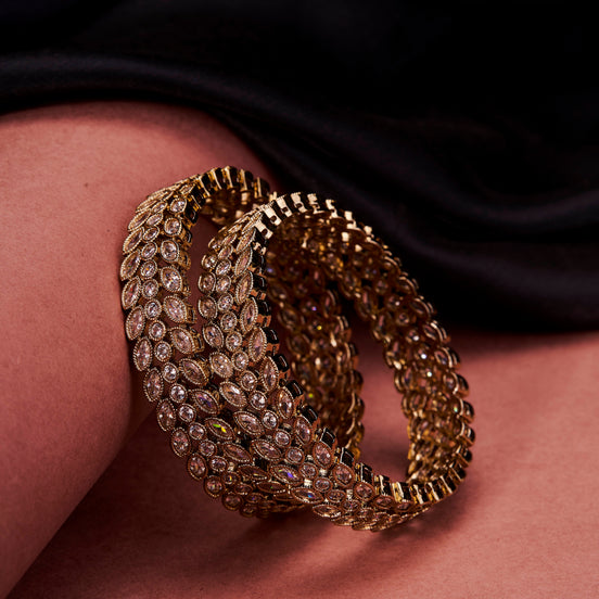 Circular Leaflet Mehendi Plated Bangles