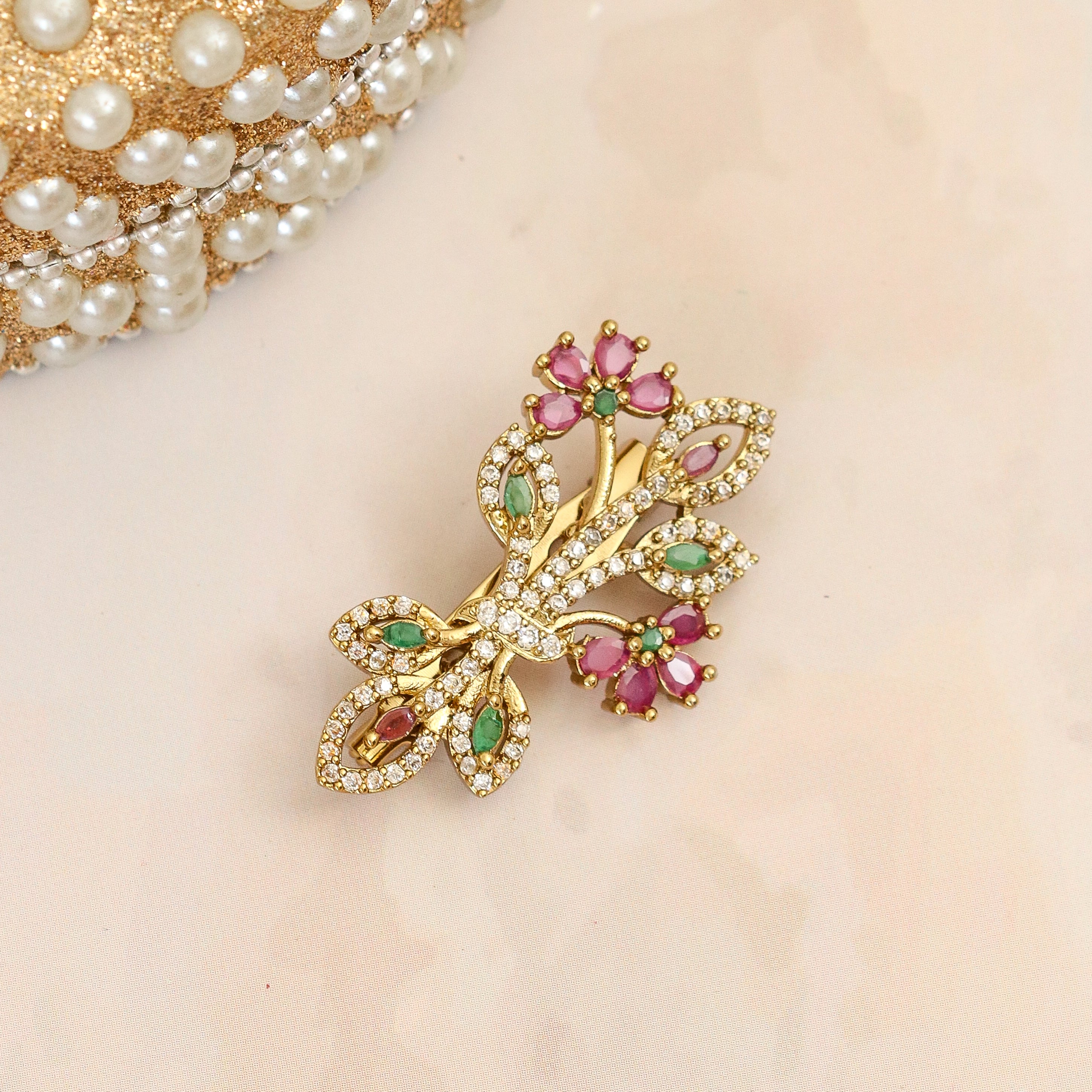 Elegant Floral Bouquet Mehendi -Plated Saree Pin