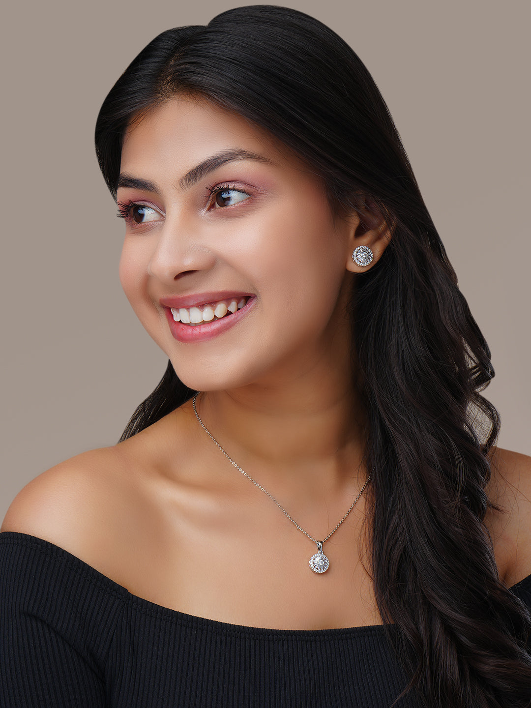 Modern White Locket Set with Geometric Design