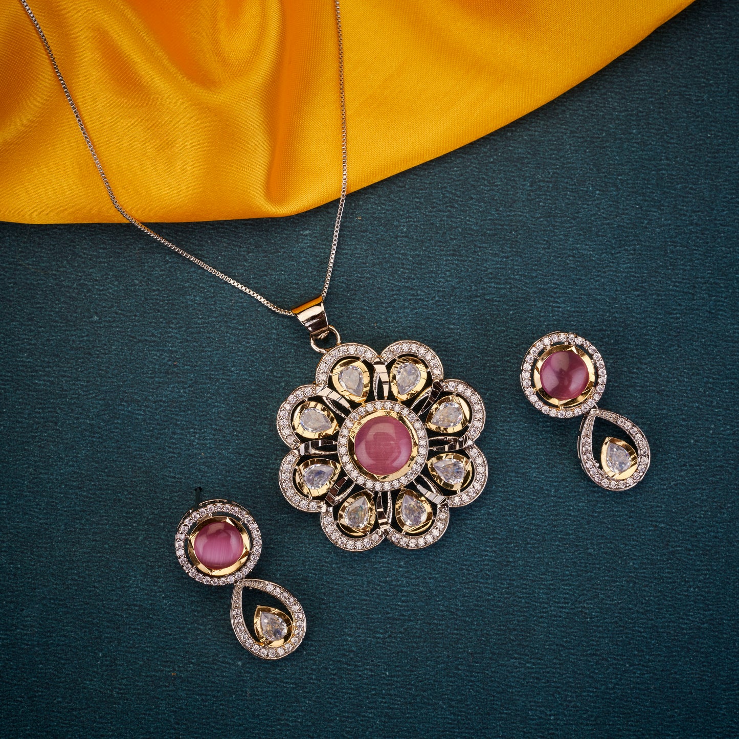 Flora Core Gold Plated Locket Set