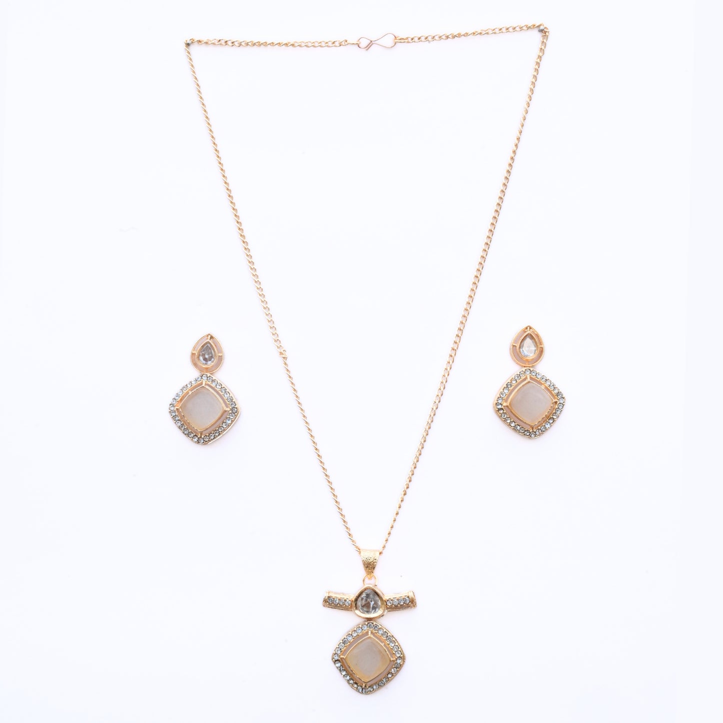 Ornate Elegance Gold Plated Locket Set