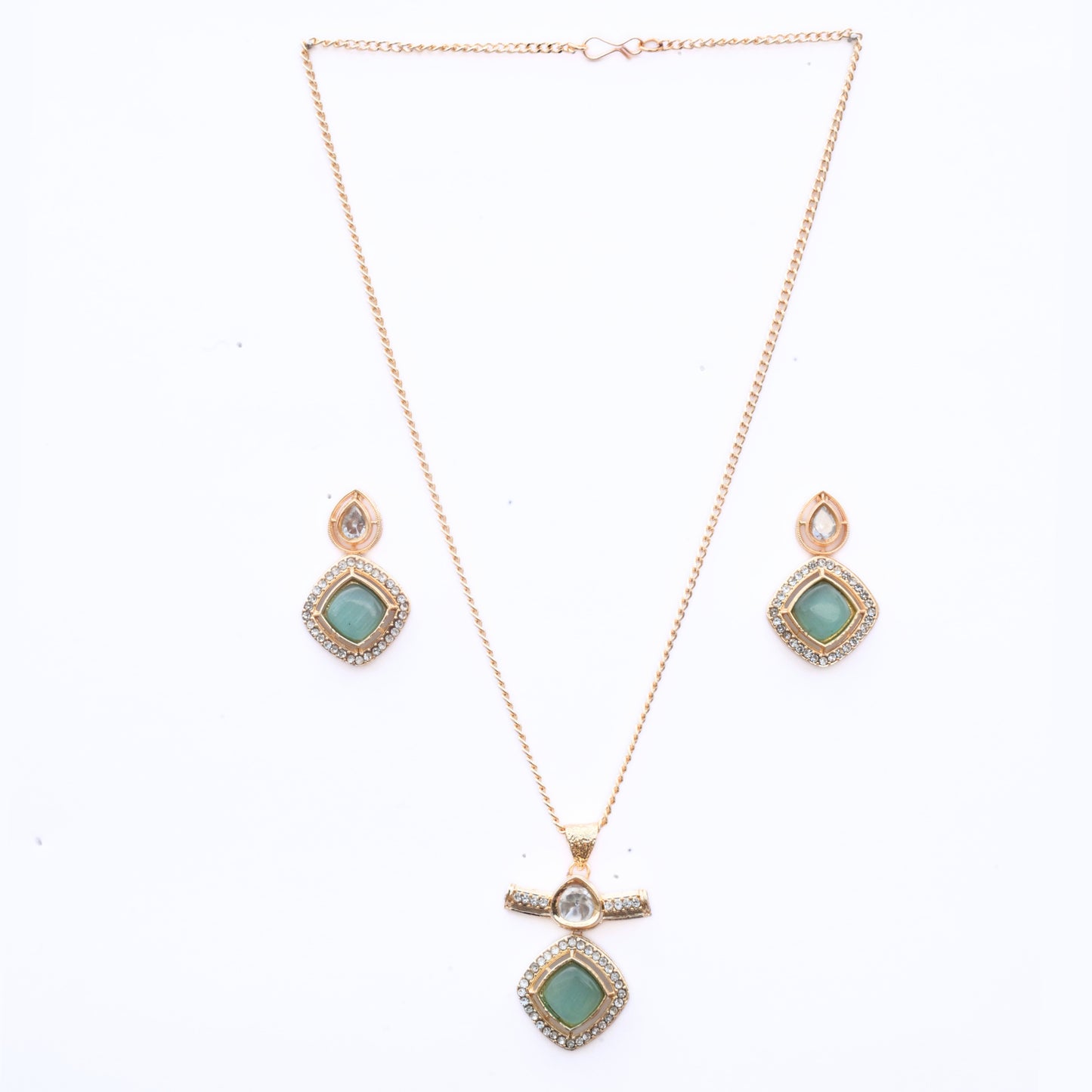Ornate Elegance Gold Plated Locket Set