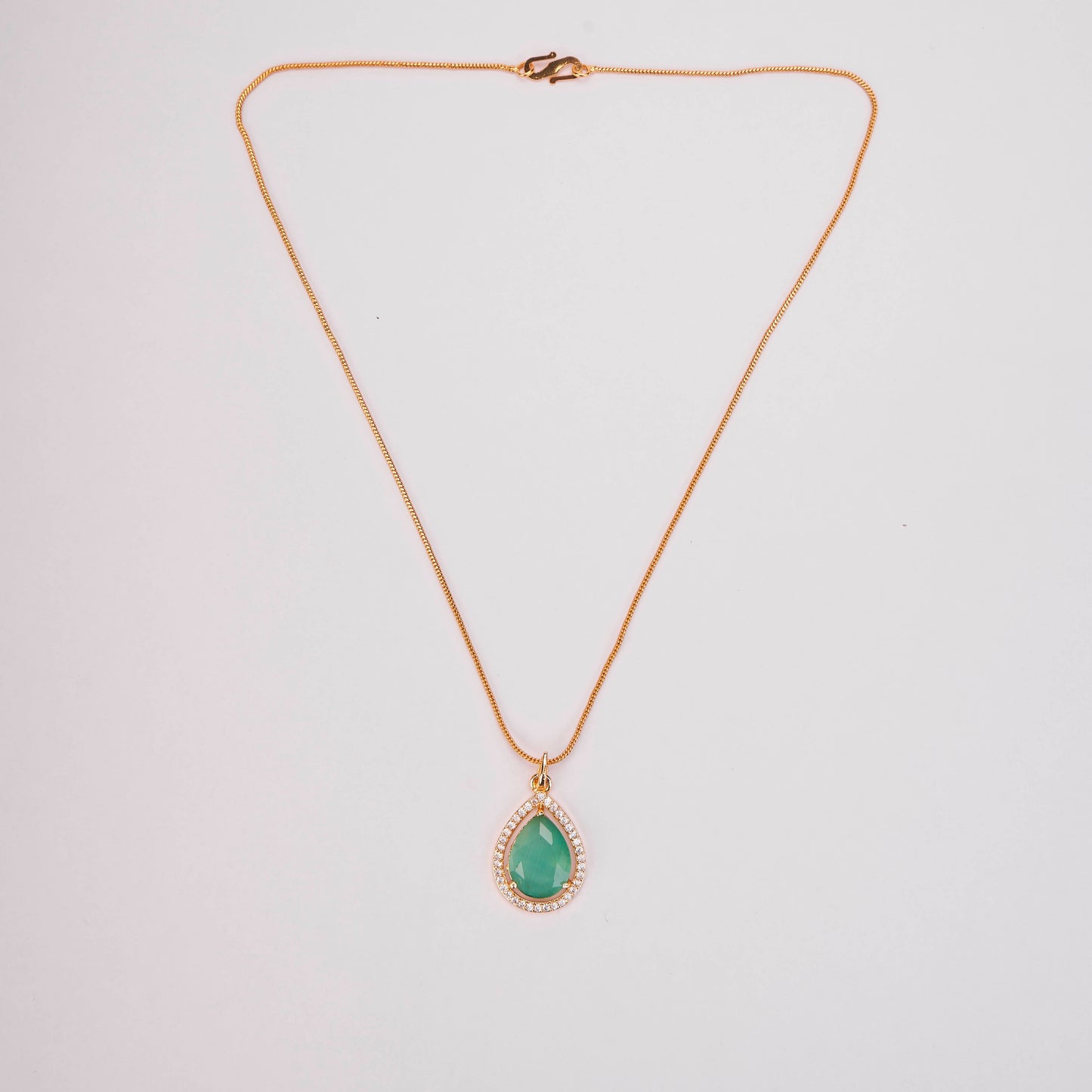 Oval Shape Gold‑Plated Pendant with chain