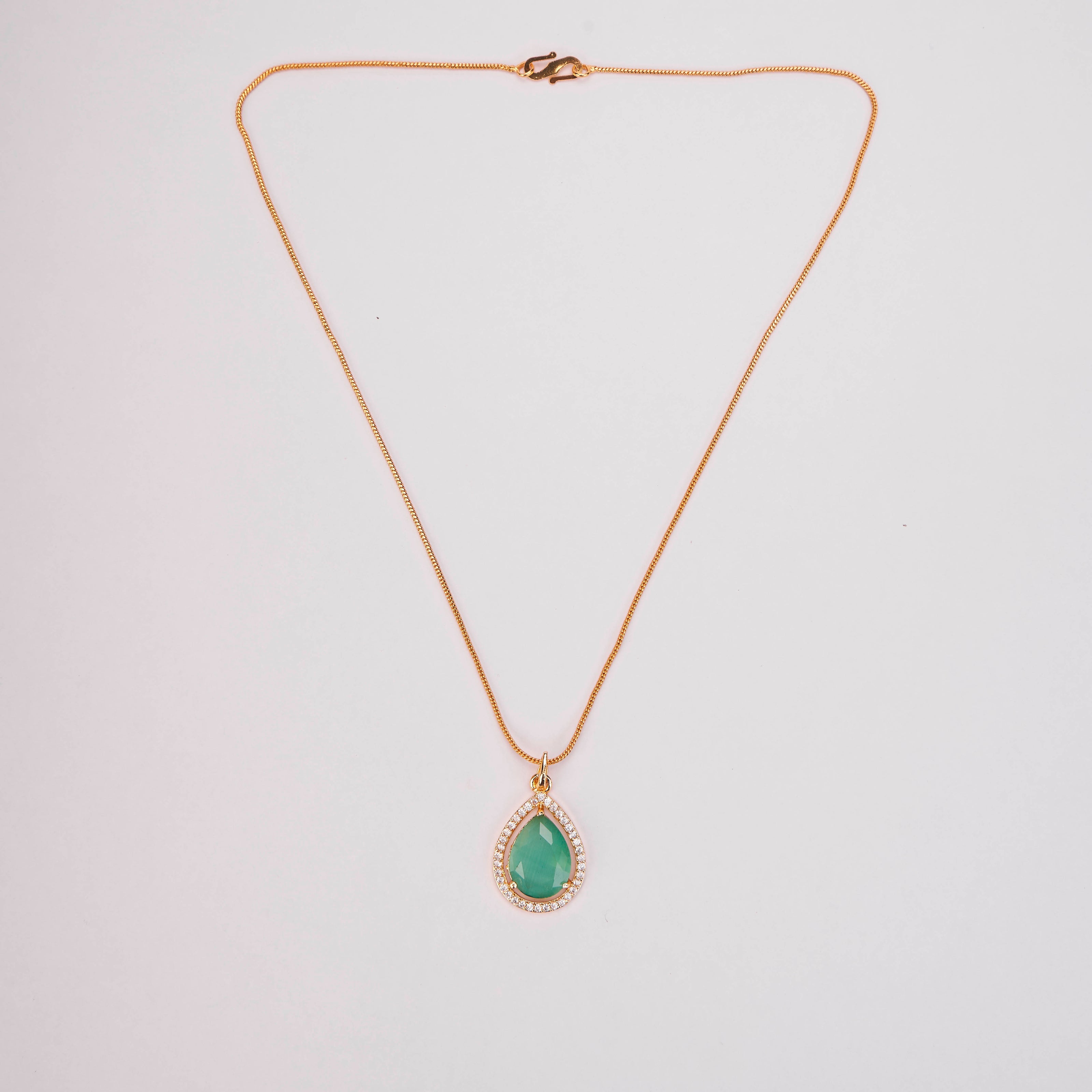 Oval Shape Gold‑Plated Pendant with chain