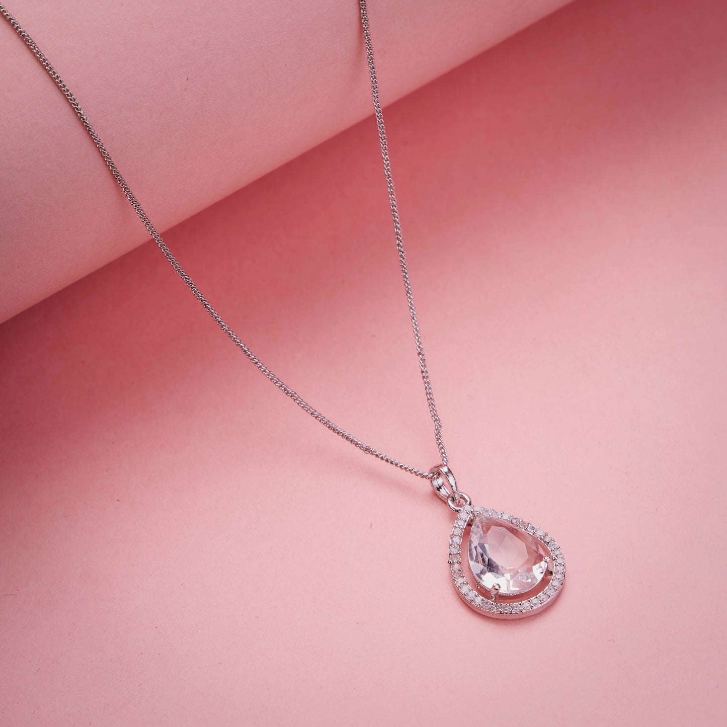 Oval Shape Rhodium Plated Pendant with chain