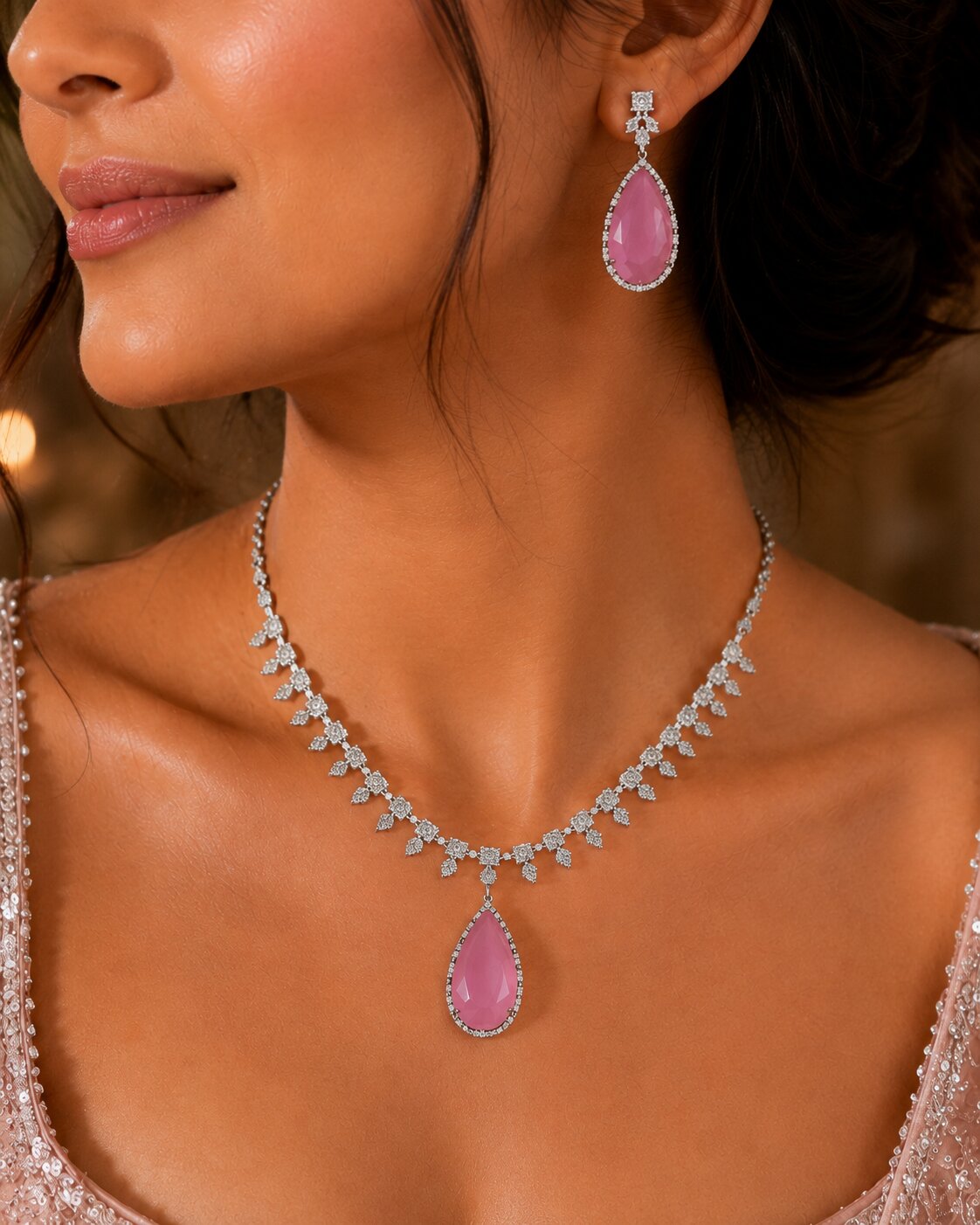 Rhodium Plated Designer Teardrop Pendant & Matching Earrings, with Leaf Drop Pattern, Necklace Set