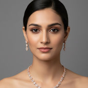 Sophisticated White Rose Necklace