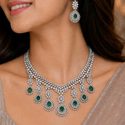 Emerald Majesty Pearl Necklace Set