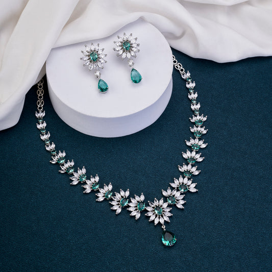 Flora Lumina Necklace Set