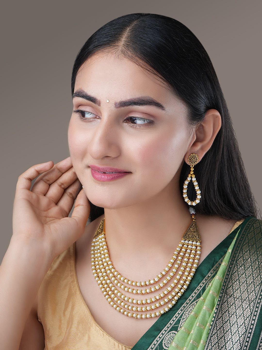 Peora Gold Plated Necklace Set