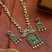 Rajmahal Kundan Neclace Set with Earrings