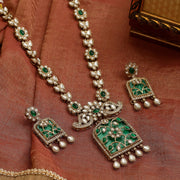 Rajmahal Kundan Neclace Set with Earrings