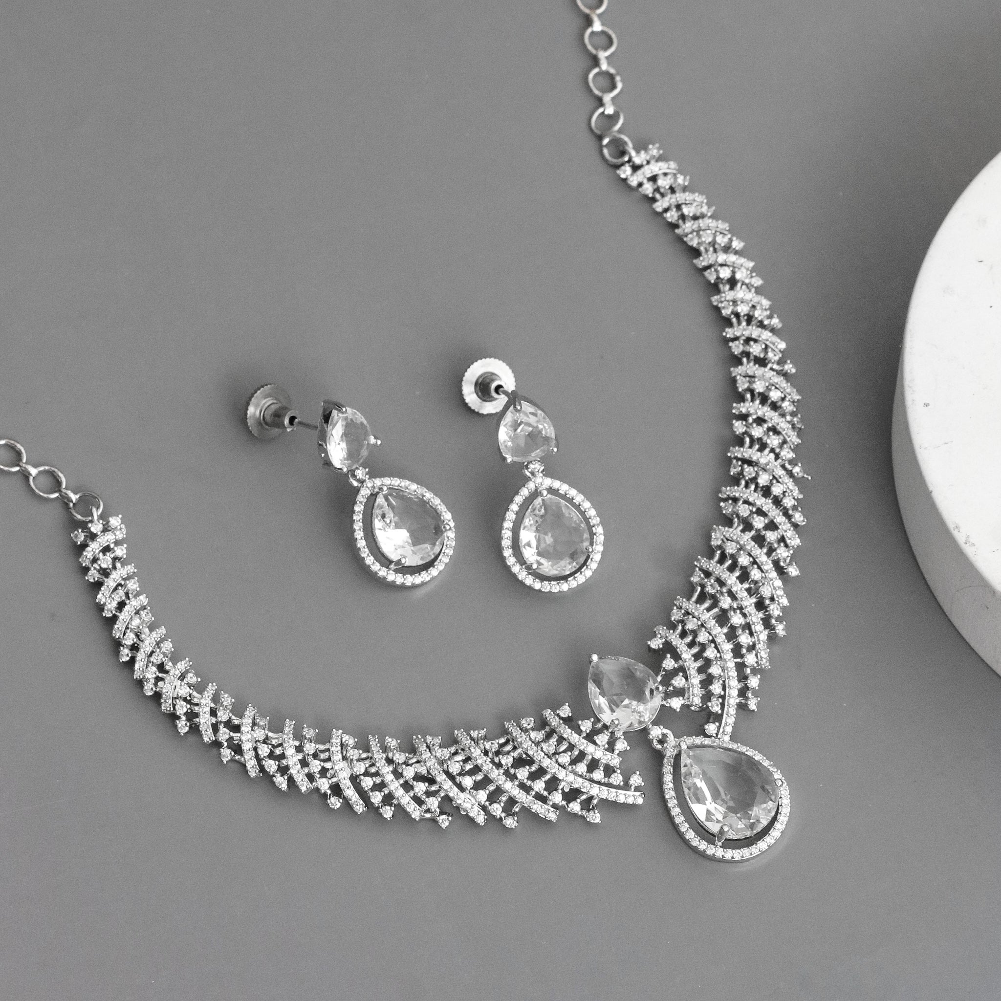 Leaf Lattice Rhodium Plated Necklace Set with Earrings