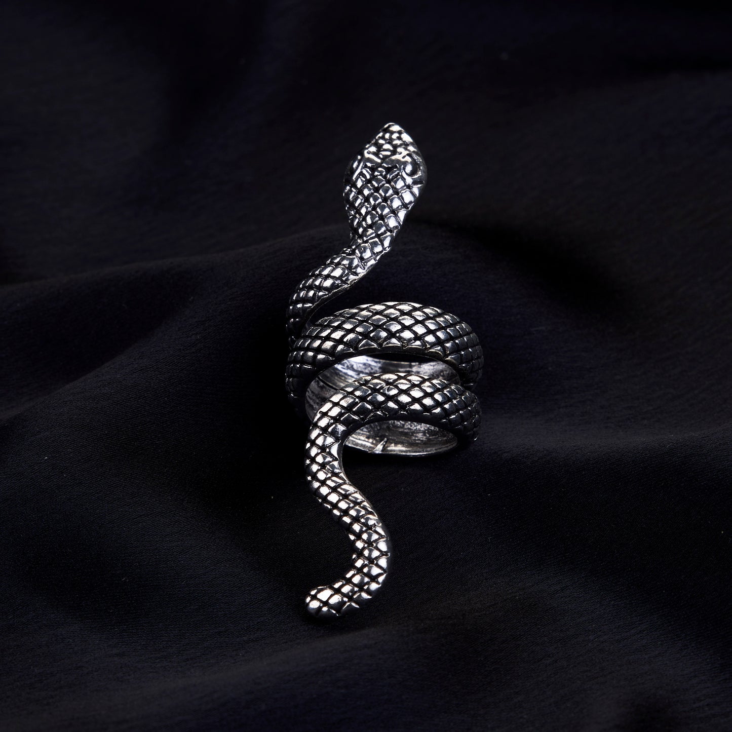 Serpent Rhodium Twisted Ring