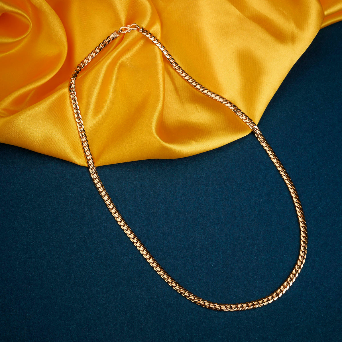 Men's Gold Plated Curb Chain Necklace with Interlocking Link Pattern