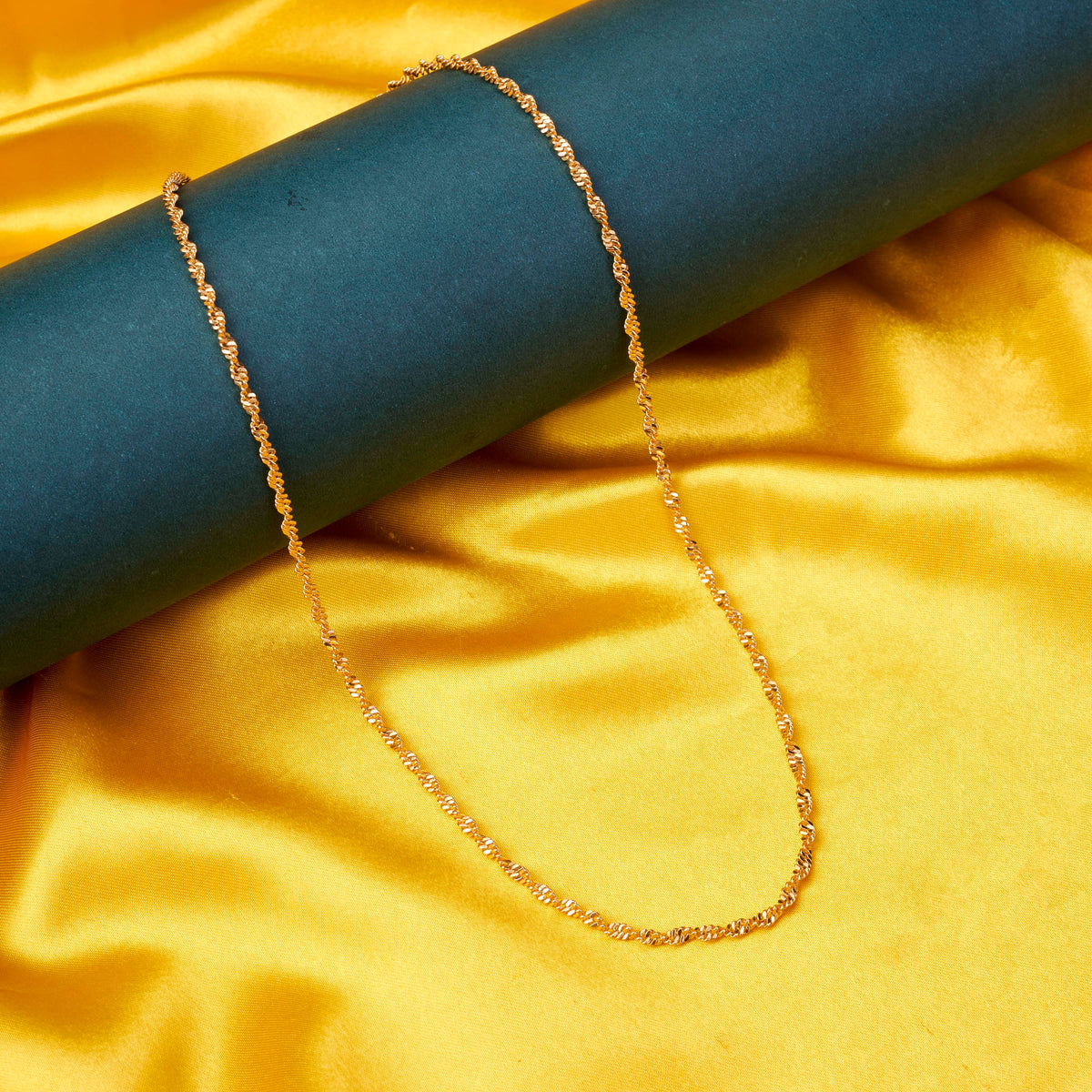 Men's Gold Plated Twisted Rope Chain Necklace with Classic Link Pattern