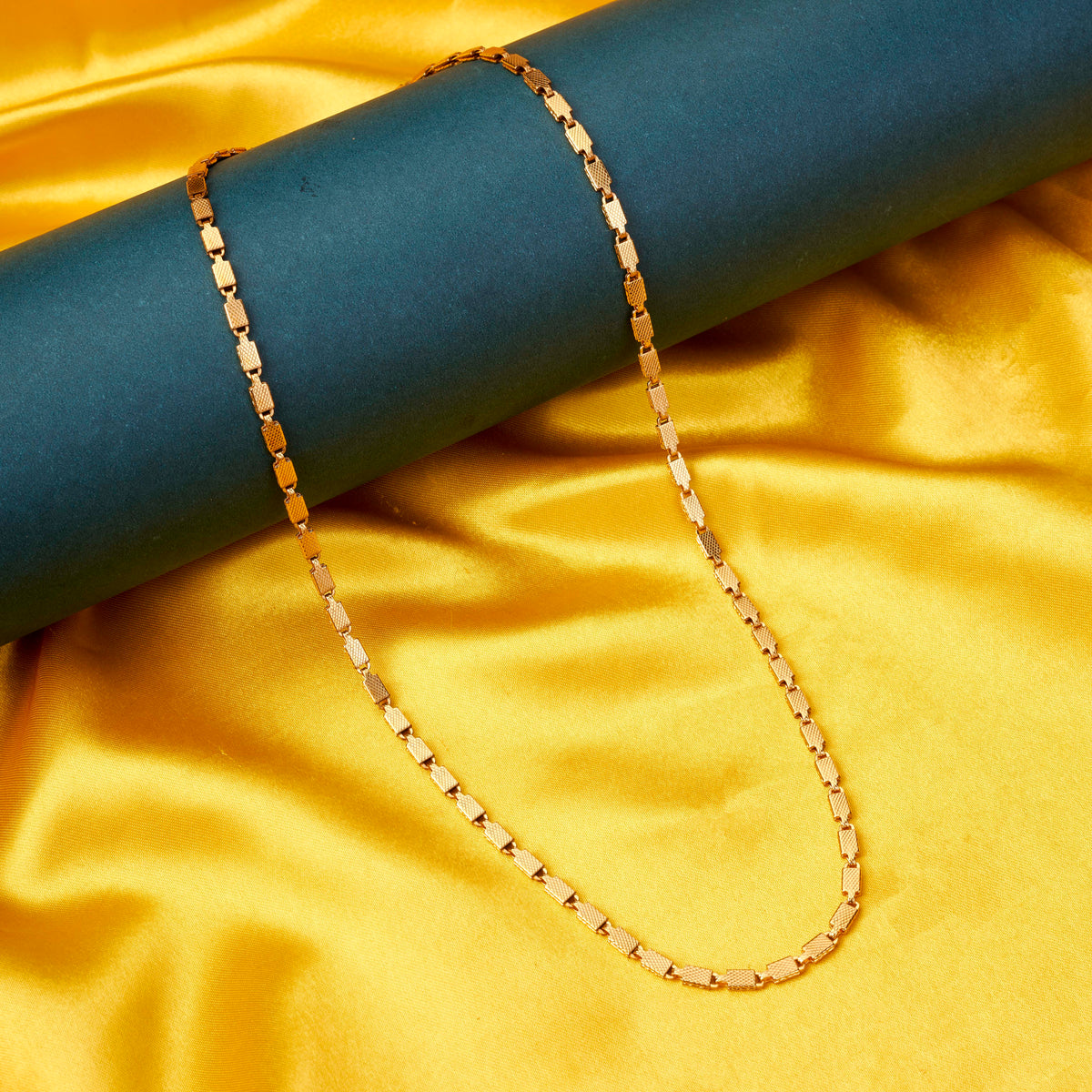 Men's Gold Plated Rectangular Link Chain Necklace with Textured Pattern