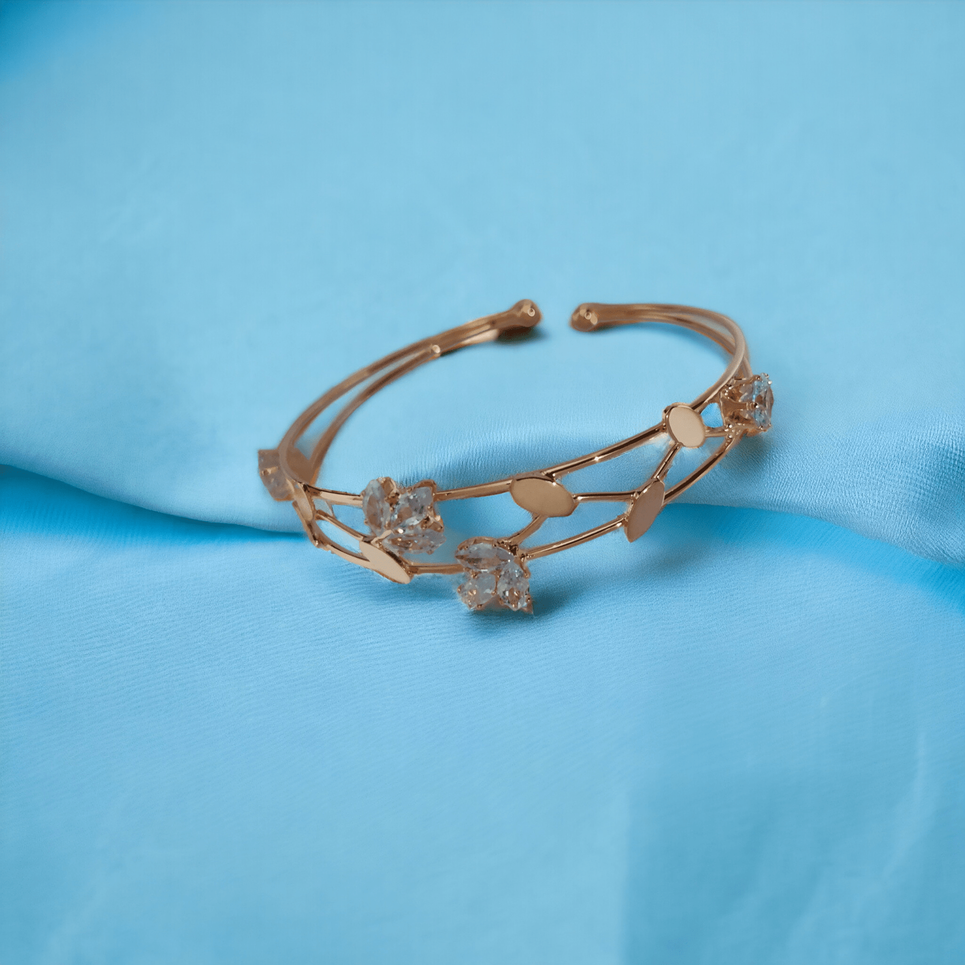 Opal Touch - Adjustable Rose Leaf Bracelete - Bracelet