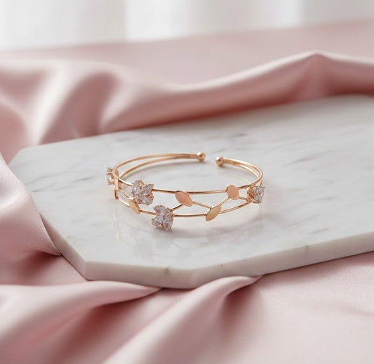 Adjustable Rose Leaf Bracelete - Opal Touch