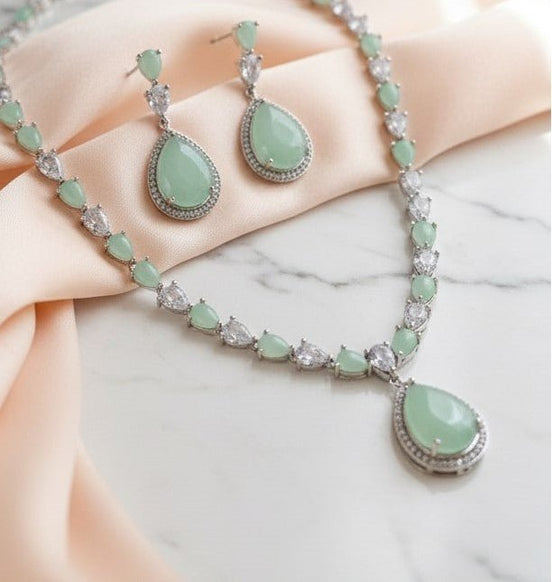 Amethyst Shine Necklace - Opal Touch