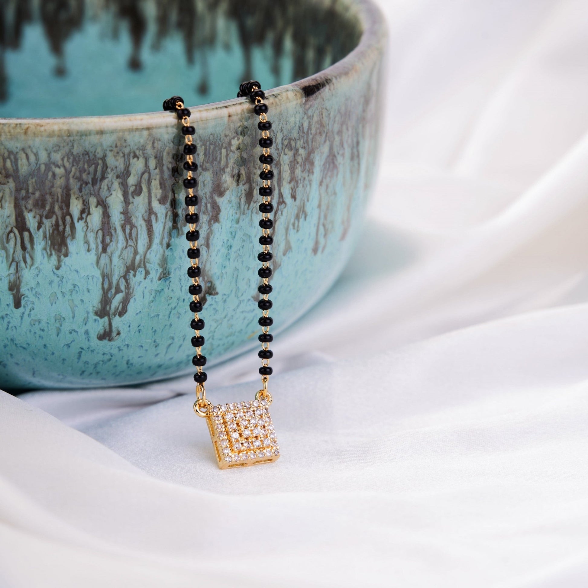 Mangalsutra - Aurelian Love Knot Mangalsutra - Opal Touch