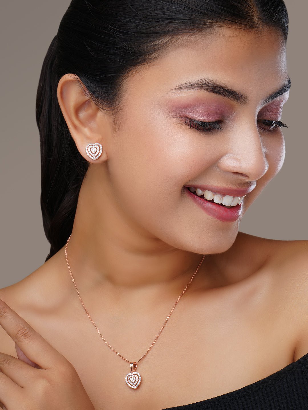 Chic Rose Gold Locket Set with Heart - Shaped Pendant - Opal Touch