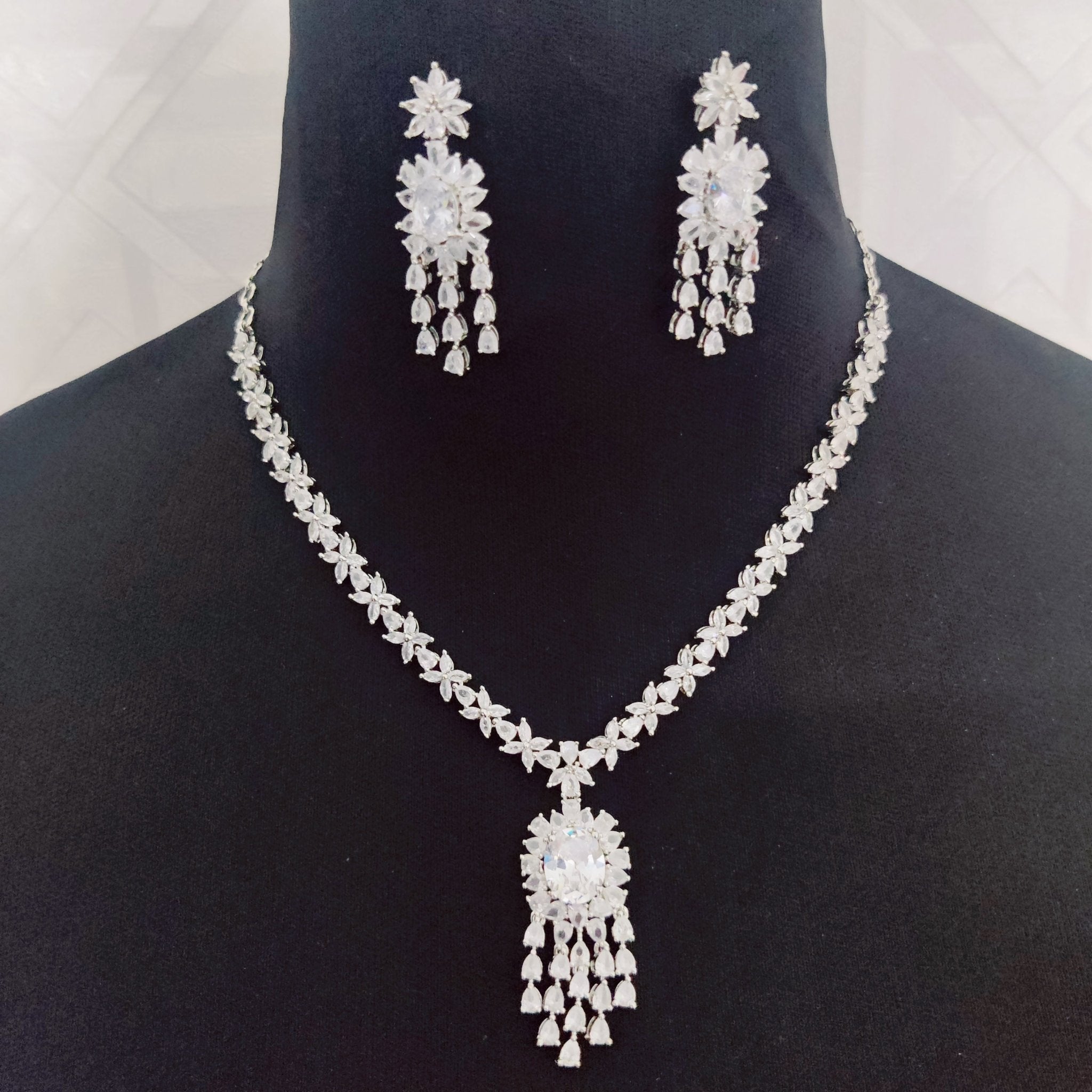 Opal Touch - Delicate Rhodium Necklace - Necklace