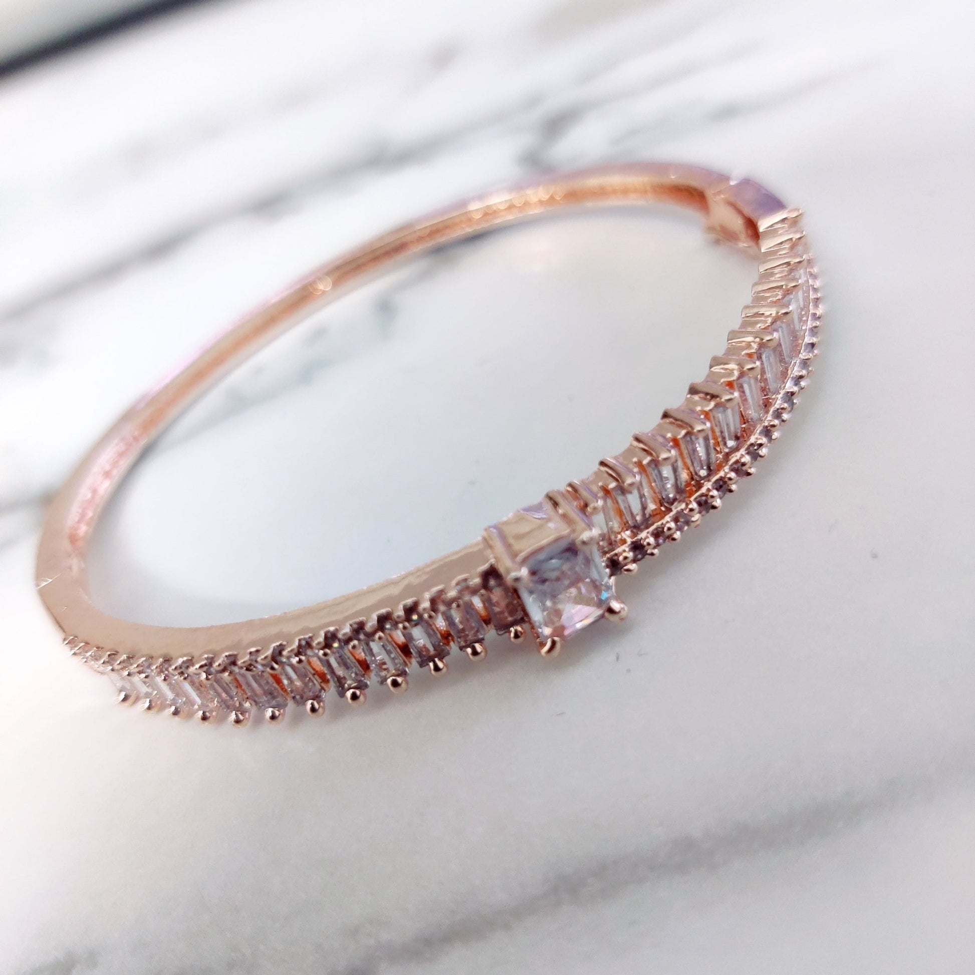Opal Touch - Elegance in White Rose Gold Bracelet - Bracelets