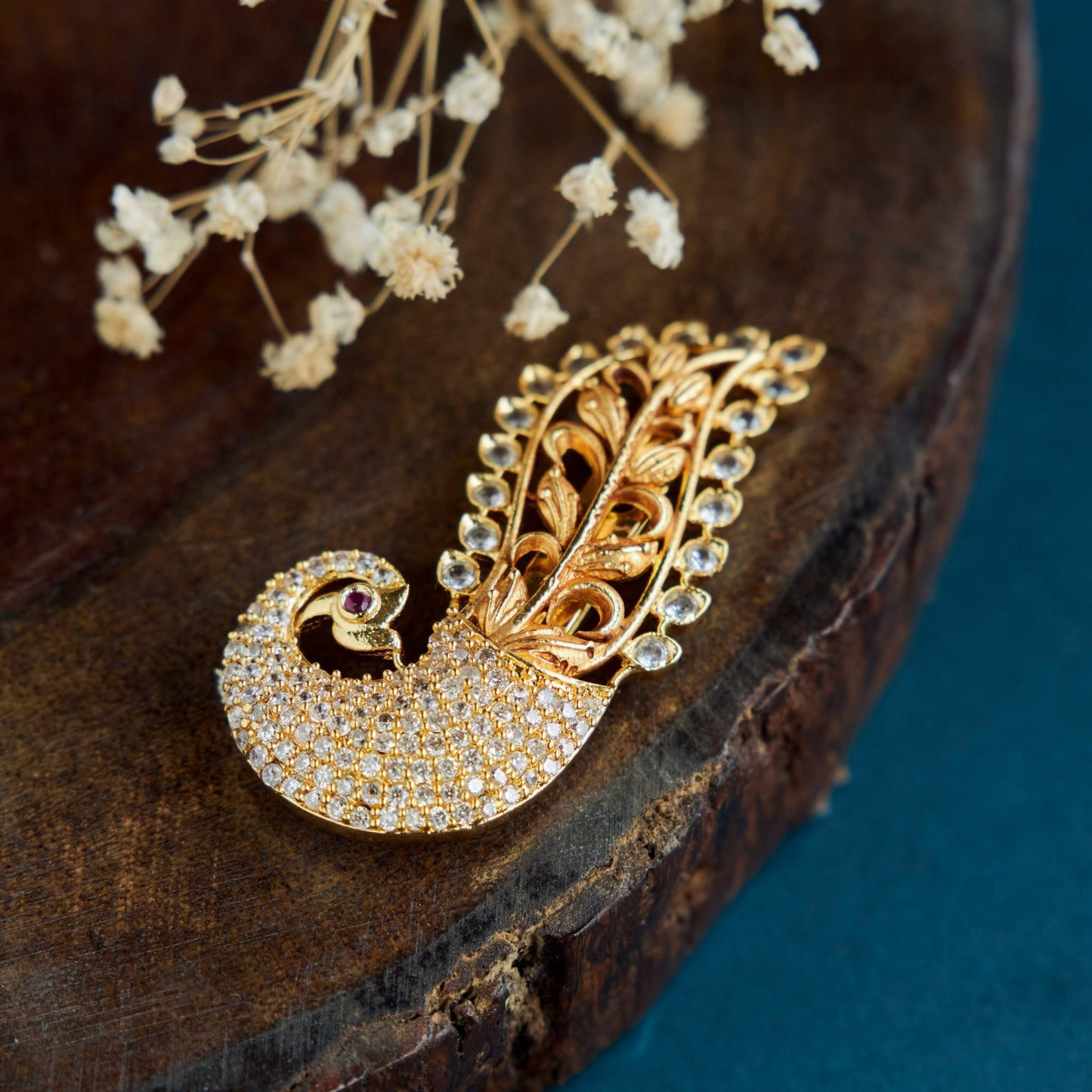 Saree Pin - Emerald Enchantment Stylish Saree Pin - Opal Touch