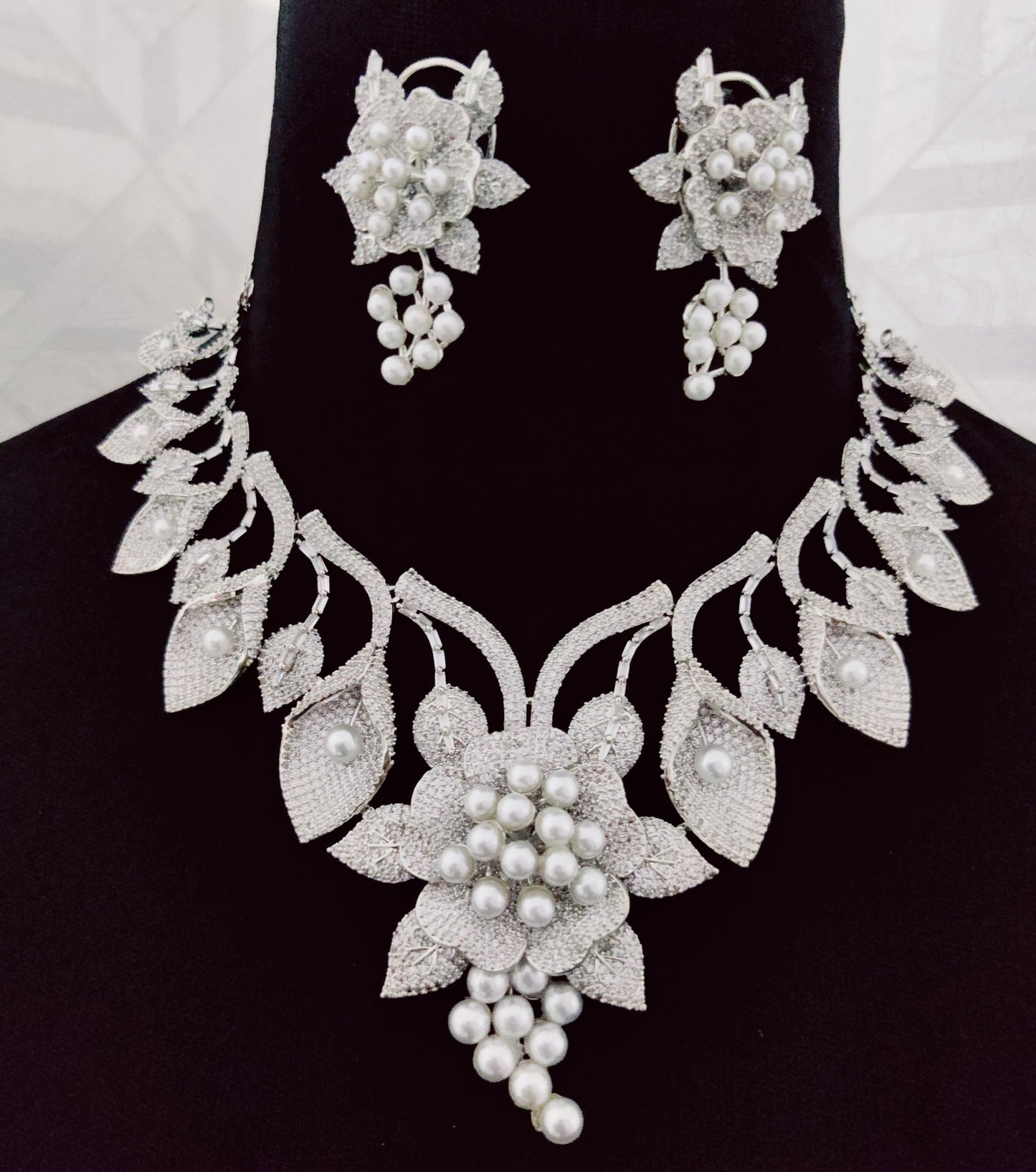 Opal Touch - Enchanting Flower Petals Rhodium Necklace - Necklace