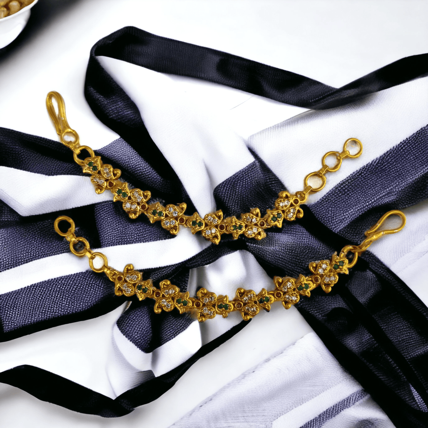 Opal Touch - Ethereal Enchantment Matil - Red-Green-White Matte Plated Black - Ear Chain