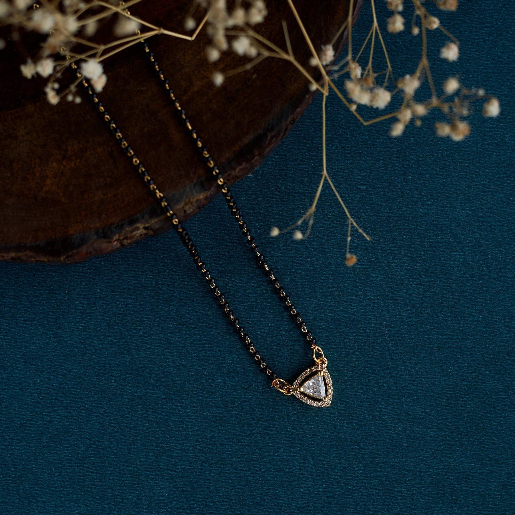 Mangalsutra - Golden Enigma Mangalsutra - Opal Touch