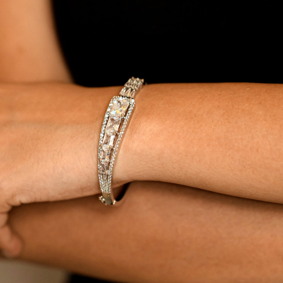 Opal Touch - Graceful White Rhodium Bracelet - Bracelets
