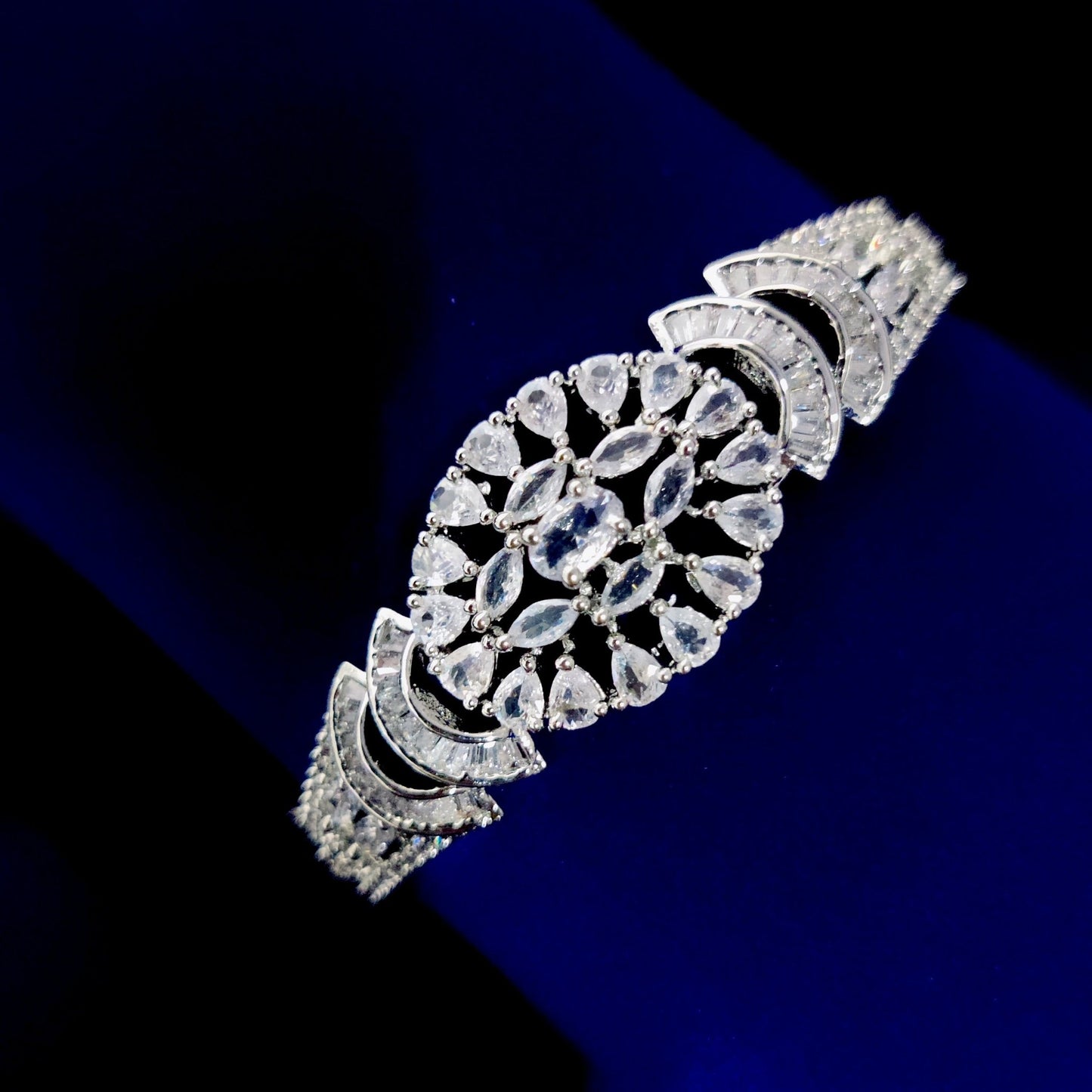 Opal Touch - Graceful White Rose Gold Bracelet - Bracelets