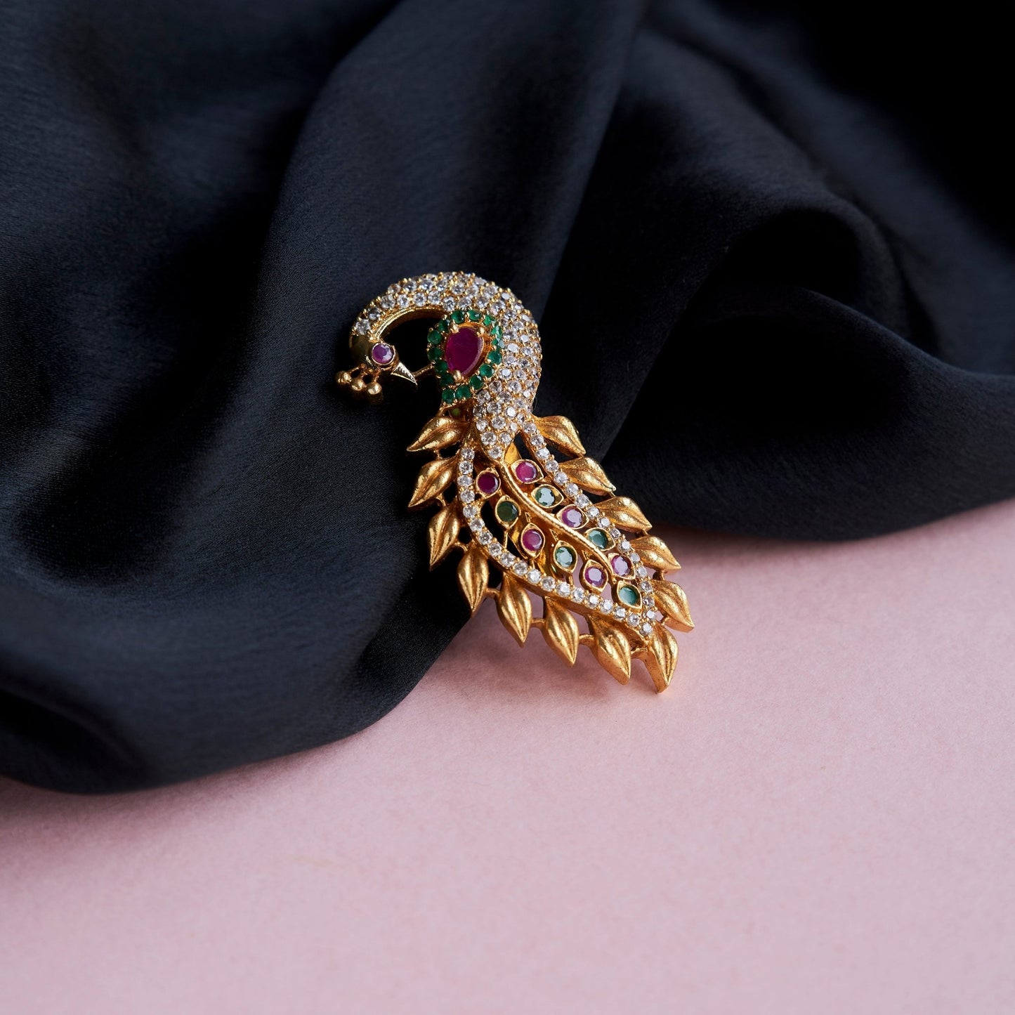 Saree Pin - Indian fashion Ornate Saree Pin - Opal Touch