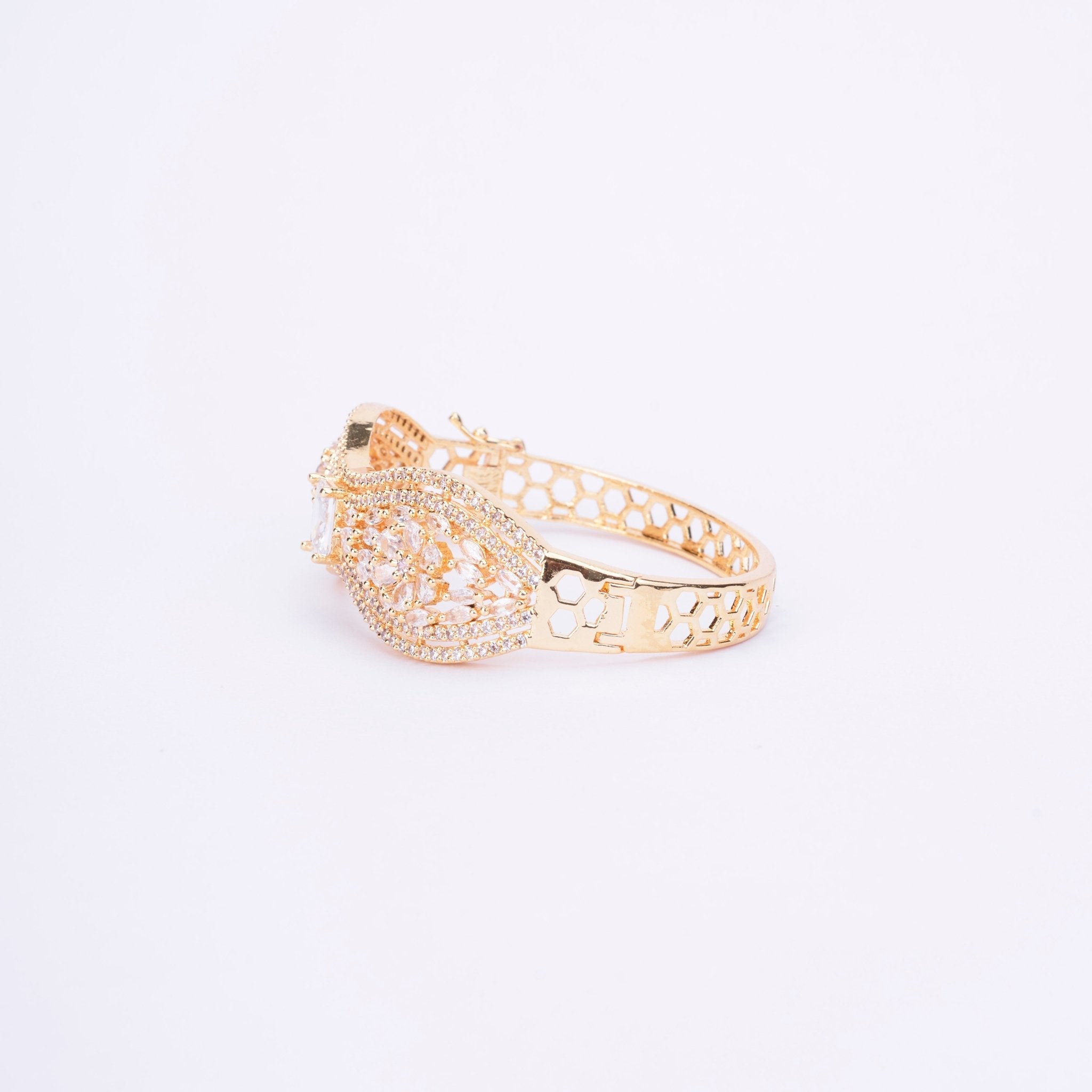 Opal Touch - Luminous Frost Bracelet - Bracelet