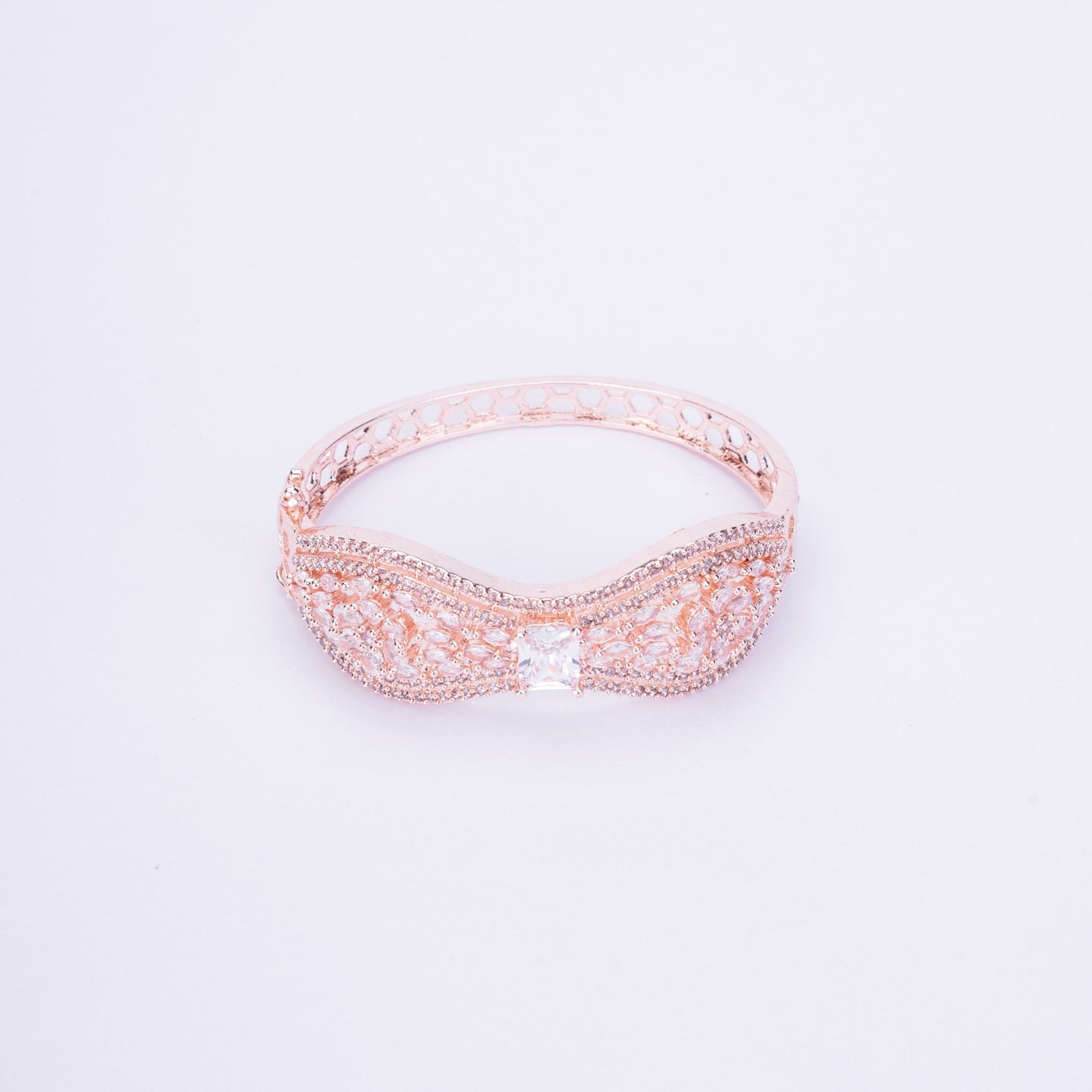 Opal Touch - Luminous Frost Bracelet - Bracelet