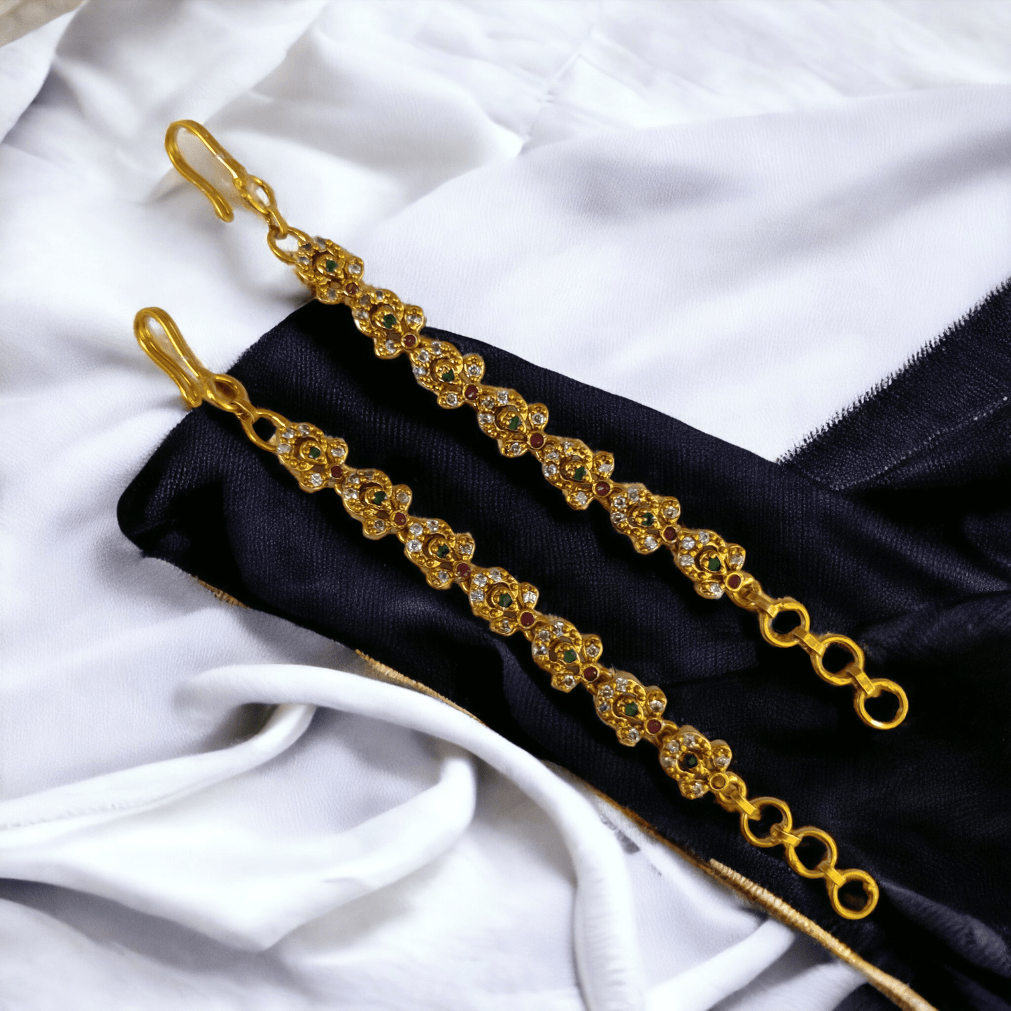 Opal Touch - Mystical Enigma Matil - Red-Green-White Matte Plated Black - Ear Chain