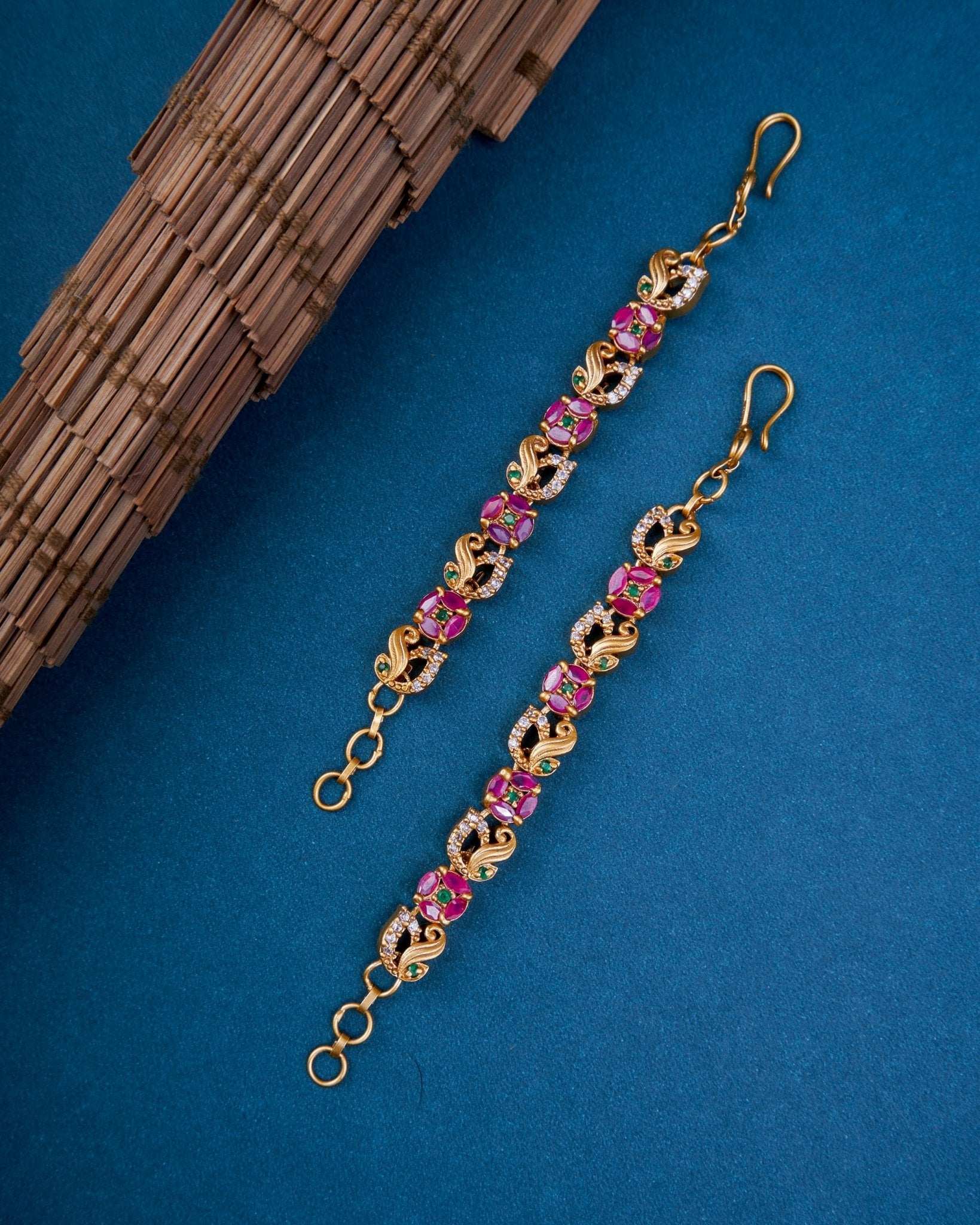 Opal Touch - Radiant Red-White Ear Chain - Ear chain (Matil)