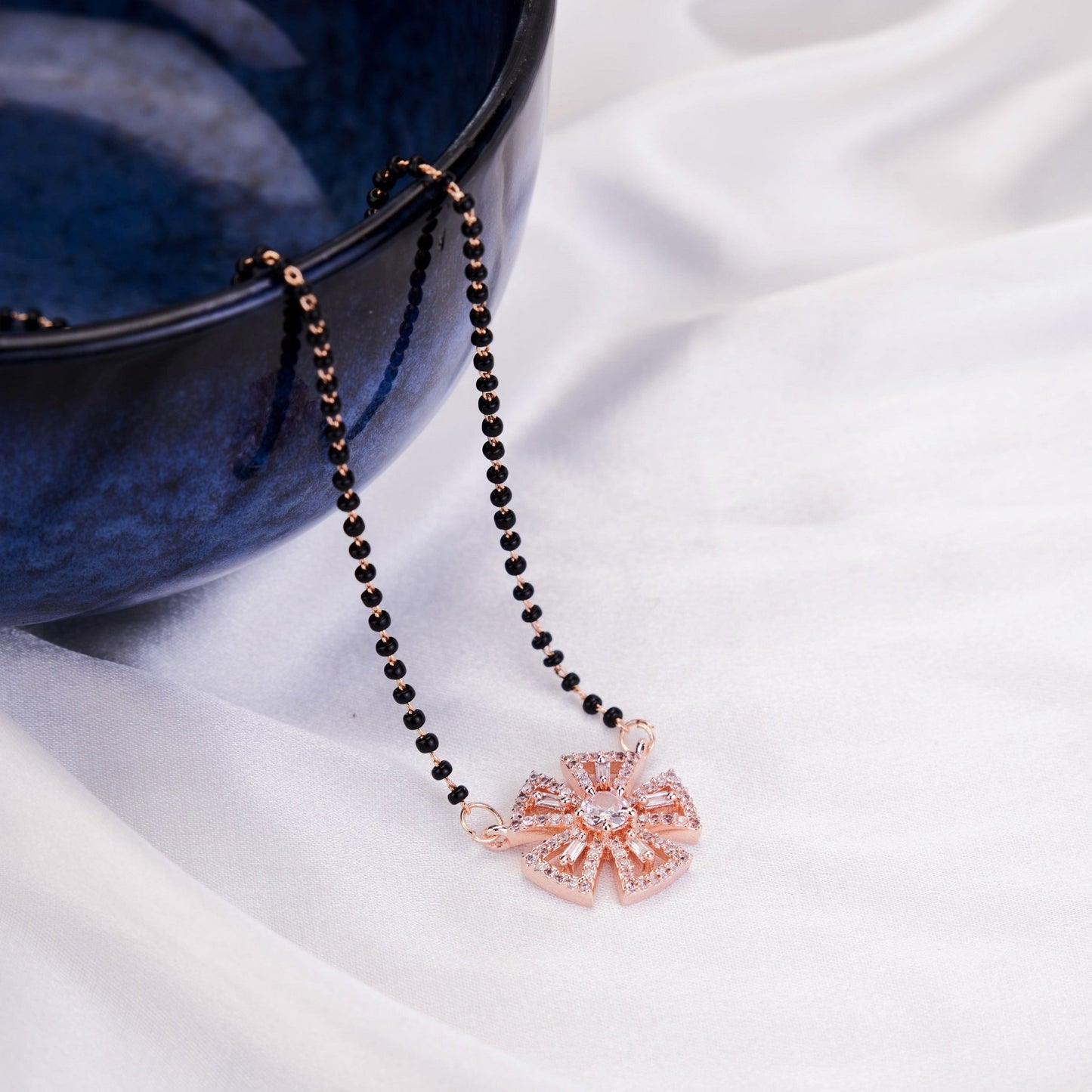 Mangalsutra - Rosette Eternity Mangalsutra - Opal Touch