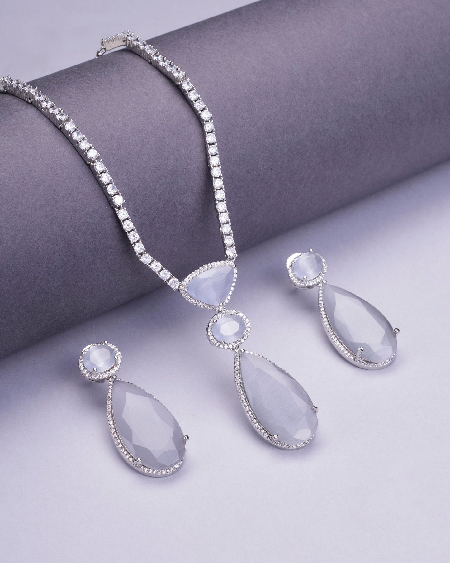 Opal Touch - Sapphire Glow Necklace - Necklace