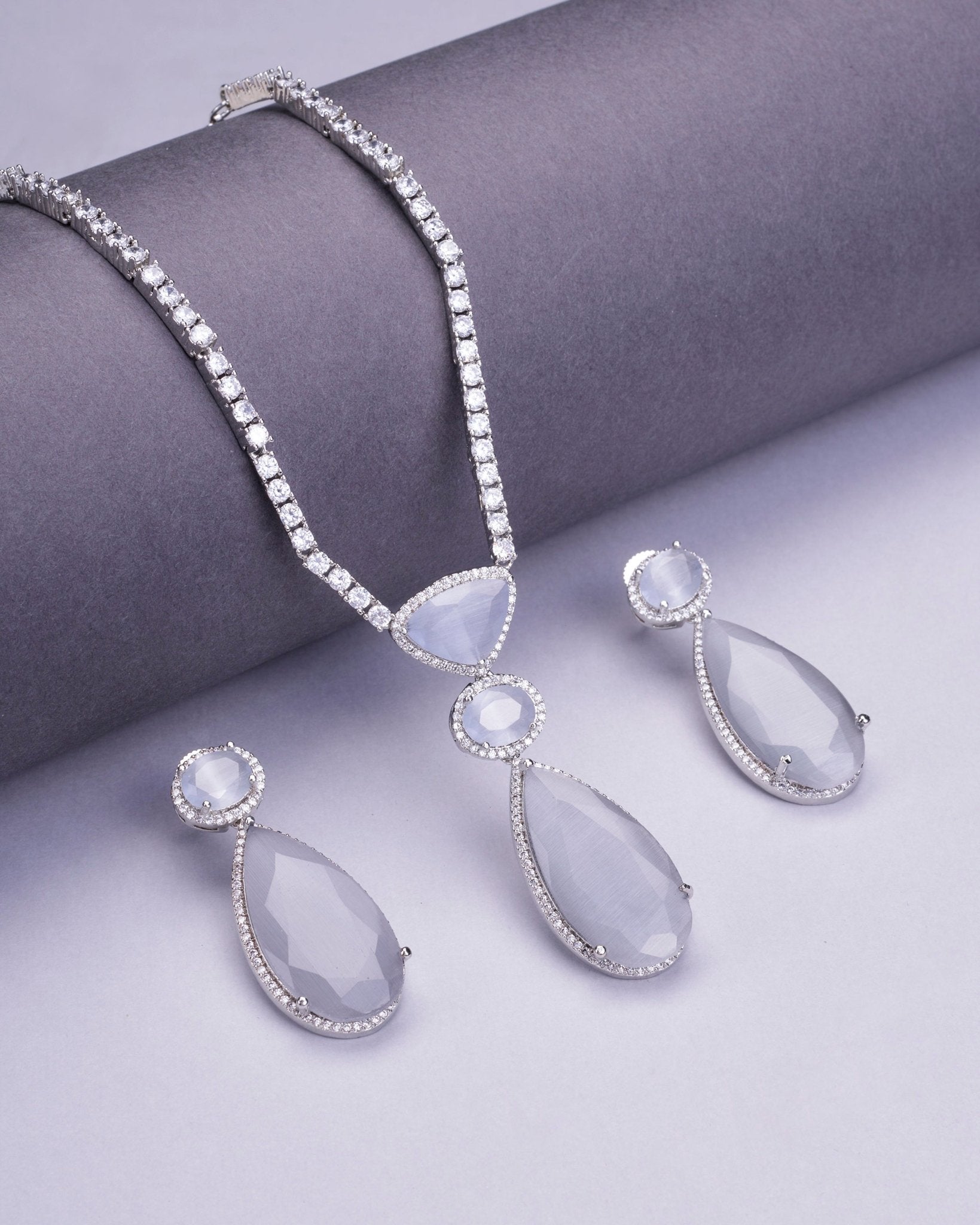 Opal Touch - Sapphire Glow Necklace - Necklace