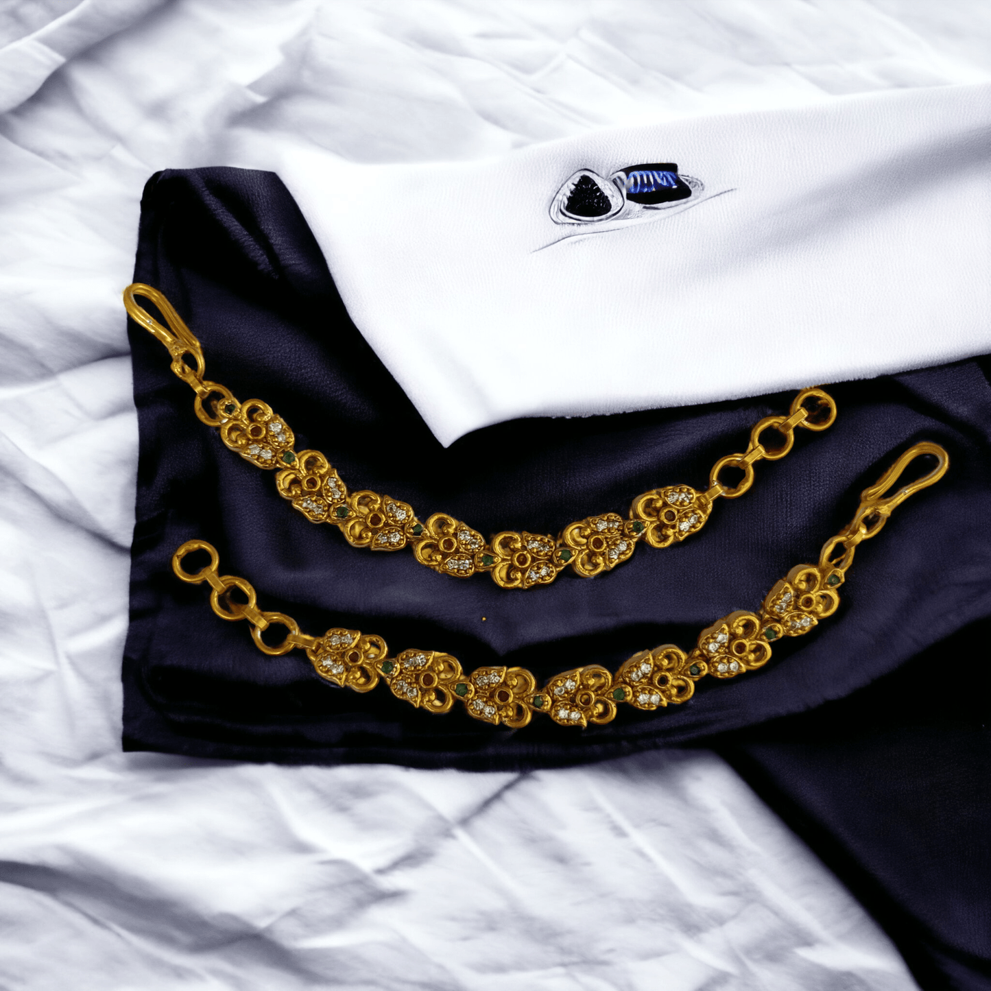 Opal Touch - Starry Nocturne Matil - Red-Green-White Matte Plated Black - Ear Chain